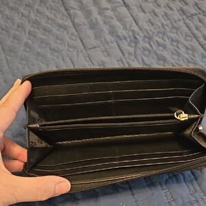 EUC MICHAEL KORS BLACK LEATHER WALLET WITH GOLD HARDWARE